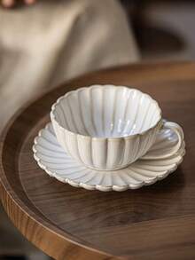 一套优雅复古白色咖啡杯碟，精美的下午茶咖啡杯碟套装。杯子采用高温窑烧制工艺，耐热防滑，是理想的咖啡容器。开学季必备。 - 白色 - 查看 2
