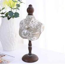 Giá trưng bày trang sức bằng nhựa kiểu Baroque cổ điển - Hộp đựng vòng cổ hình chữ nhật thanh lịch với lớp lót nhung sang trọng, thích hợp để cất giữ nhiều loại phụ kiện và bông tai, tủ trưng bày trang sức trang trí nhà cửa, món quà lý tưởng cho những người đam mê thời trang và sưu tầm trang sức, tô điểm cho không gian của bạn với vẻ đẹp vượt thời gian và sự tinh tế, hoàn hảo cho quà tặng ngày lễ và những dịp đặc biệt. - Nhiều màu - Xem 8