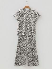 Acelitt 两件套女士米色豹纹休闲T恤和裤子套装，宽松口袋设计 - 彩色 - 查看 2