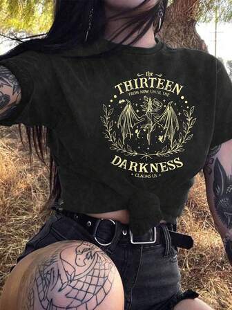 Plus-Size Women's Dark Gothic Retro Bat Sword Graphic Letter Print Washed T-Shirt. The Theme Is "Darkness Descends, We Are Swallowed Up." This Casual, Comfortable, Simple, And Versatile Top Is Perfect For Spring And Summer. The Round Neck And Short Sleeves Make It Suitable For Book Lovers, Everyday Casual Commutes, Themed Parties, And Summer Travel. A Perfect Gift For Bookworms.