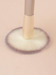 Custom Facial Brush For Loose Powder - Quick & Easy Application - Lightweight & Easy To Clean - Pairs Perfectly With Matte Finishing Powder - Multicolor - View 4