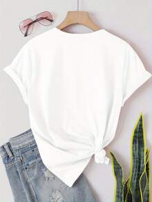 Camiseta de fanático de K-POP para mujeres - Camiseta gris oscuro con texto rosa - Camiseta casual de ajuste holgado para conciertos - Lencería lavable a máquina para fans de grupo - Atuendo diario y ropa para eventos, mercancía de fans, camiseta gráfica de moda, ajuste cómodo, atuendo de fiesta, diseño de moda, material duradero, camiseta de manga corta, amantes de la música - Blanco - Ver 2