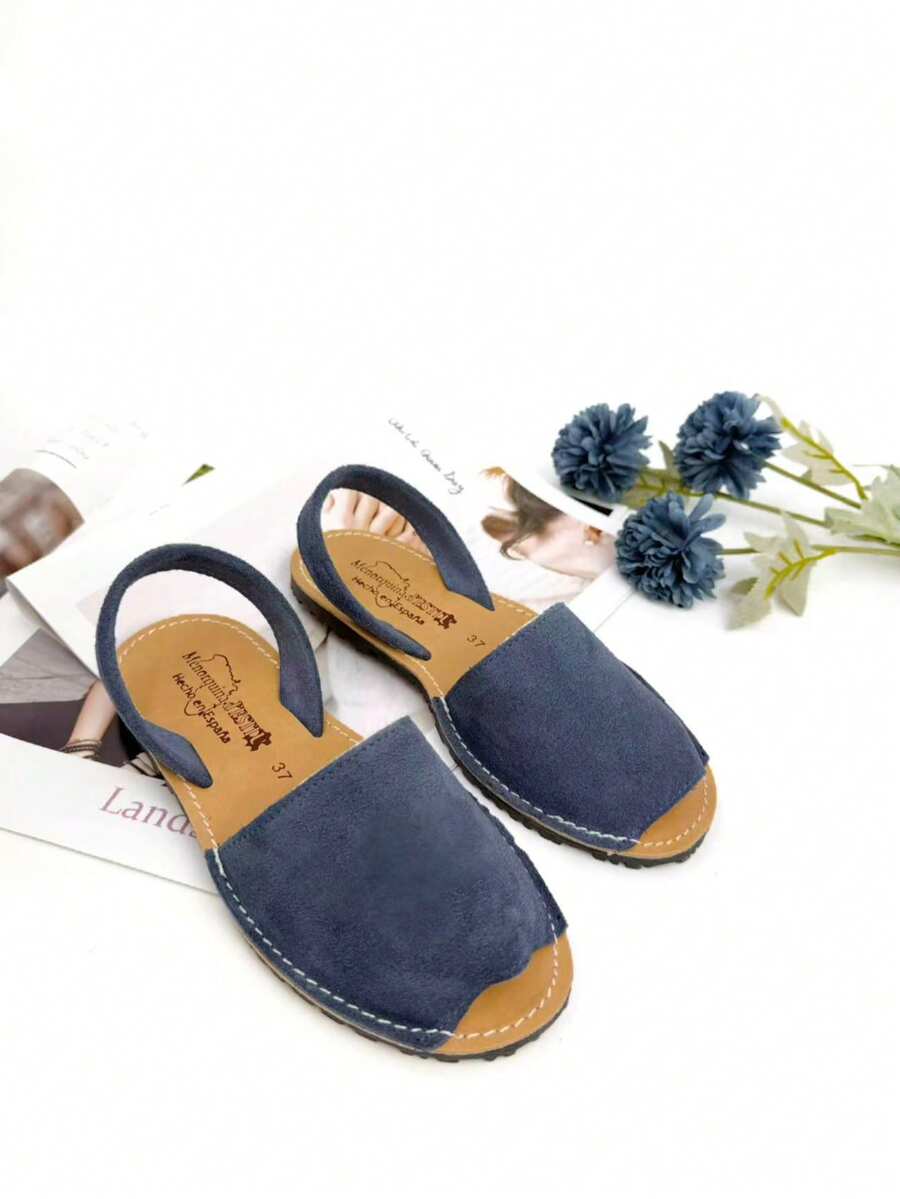 Calzado Estilo. Menorquinas para Mujer y Hombre, piel de Serraje, Fabricado en España, Puntera abierta y Talón abierto, Frescas y transpirables, avarca auténtica y una imitación Industrial - Neblina azul - Ver 1