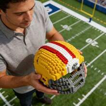 2,230pcs Yellow Rugby Cap Building Blocks Toy, Loose Bricks, Suitable For Ages 14+, Office Party, Birthday, Valentine's Day, Christmas, Graduation, Halloween, Teacher's Day, Easter Gift - Model - View 5