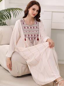 2026新款斋月传统优雅连衣裙，彩色刺绣，拼接圆领，流苏袖口，时尚优雅 - 白色 - 查看 8