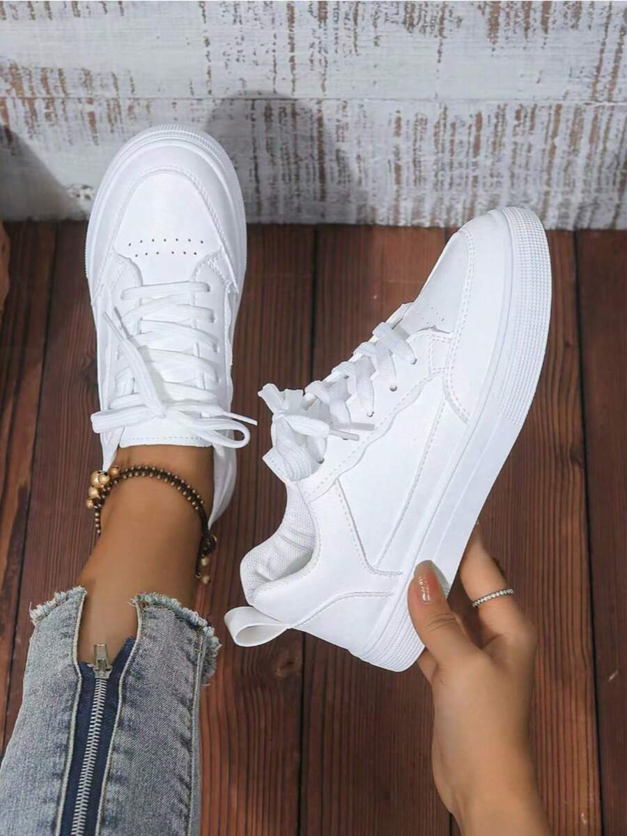 2026 New Style Women's White Shoes, Low-Top Lace-Up Sneakers, Casual Sports Shoes, Simple And Versatile Women's Shoes, Low-Top Flats, Fashionable White Shoes, Daily Wear Women's Shoes, Breathable Sneakers - 白色 - 查看 1