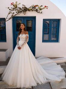 Graceful A-Line Chapel Train Wedding Gown In Ivory With Boat Neckline And Off-The-Shoulder Long Sleeves Featuring Lace Insets – Elegant Bridal Dress Adorned With Beaded Bodice Detailing And Graceful Open Back Design, Perfect For Weddings, Formal Galas, Christmas Celebrations, Halloween Parties, Birthday Events, Prom Nights, And Special Occasions. Designed For Ceremonies, Holiday Festivities, Anniversary Dinners, Vacation Getaways, Graduation Balls, Homecoming Dances, Cocktail Receptions, Engagement Photoshoots, Bridal Showers, And As A Sophisticated Guest Dress For Unforgettable Seasonal Gatherings And Evening Celebrations. - 白色 - 查看 1