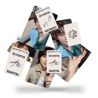 55 st COR-TIS K-Pop-gruppfotokortsamling - komplett set, inklusive medlemskort, ikoniska poser och outfits | Koreansk/gruppmerchandise | Lomo-kort, lämpliga för fans, presenter, konserter, byte och visning, fotokortsalbum