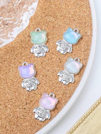 5 piezas de dijes con forma de oso de colores lindos hechos de aleación, adecuados para manualidades de joyería, correas de teléfono, llaveros, decoraciones para mujeres