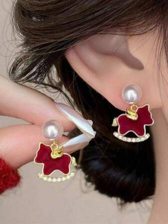 1 Pair Cute Cartoon Versatile Casual New Year Red Festive Pony Vintage Velvet Earrings