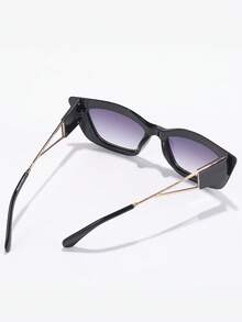 Ladies' Casual Retro Rectangular Fashion Glasses, Women's Hollowed-Out Metal-Temple Shades, For Daily Outfits & Trips - Black - View 4