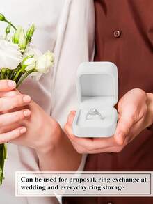 黑色天鹅绒戒指盒，1个装，适合求婚、婚礼、订婚、情人节礼物——优雅的珠宝展示盒，可收纳戒指、耳环、项链——奢华戒指盒，新娘配饰，女士礼盒，适合赠送给女性、母亲、朋友、女友和男友。完美适用于生日、婚礼、周年纪念日、情人节、感恩节和新年惊喜。这款戒指盒近乎完美。 - 彩色 - 查看 2