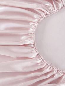 2/3件套纯色婴儿粉缎面床笠套装，仿丝绸质感，含1个床笠和1/2个枕套（不含枕芯），现代柔软床上用品套装，适用于家用特大号、大号、标准双人床、单人床等多种尺寸，床笠深度可达11.8英寸，透气防皱，提升睡眠质量，可机洗。