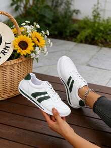 FZY Women's Lightweight And EdgyElongatesStylish Sneakers - Comfortable And Cushioned Insole, Striped Low-Top Lace-Up Casual Shoes, All-Weather Durable And Abrasion-Resistant Rubber Outsole, Women's Flat Shoes Suitable For All Seasons, Outdoor Sports, And Daily Errands, With A Simple Sporty Design.Valentine's Day Surprise Gift: Striped Casual Shoes - Perfect For Couples To Wear Together For A Special Valentine's Day Gift List - Versatile, Practical, And Suitable For Everyone - 綠色 - 查看 5