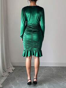 Women's Shirred Velvet Dress - Green - View 3