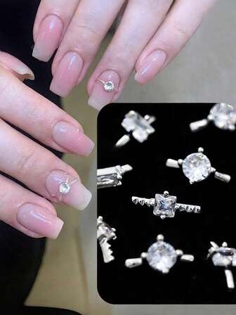 4 st. glänsande klor med strass, lämpliga för korta naglar, inkluderar diamantklor, zirkoniadekor, mini fyrkantiga alien diamantnagelsmycken, nageltillbehör, nagelhängen, nageltillbehör, nageldiamanter, nageldesign, naglar, nagelkonst, nagelstenar, gör-det-själv-nagelstrasstenar, nagelsmycken