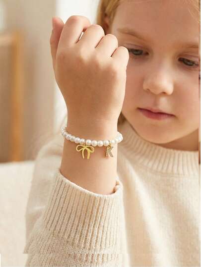 1pc Fashionable & Elegant ABS Pearl Bracelet With Butterfly & Letter Pendant Decorations, Children's Jewelry Accessory, Birthday Party Decor