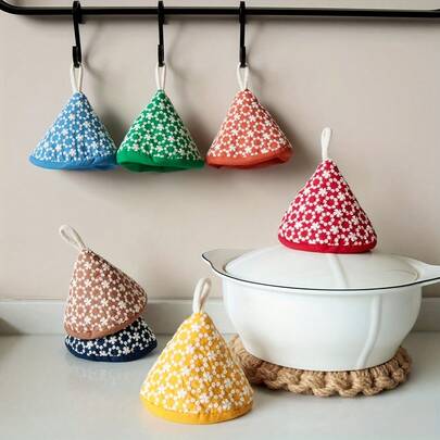 1/2PCS Cute Triangle-Shaped Flower Embroidered Insulated Pot Holder,Stove Gloves, Heat Resistant, Thickened Insulation Can Be Hung Kitchen Insulated Pot Handle Cover Casserole Iron Pot Ear Cover Insulation Hat (8.99*11.99cm) Multiple Colors And Styles To Choose From