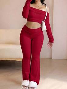 2-Piece Set (Two Items In One Set) - Women's Off-Shoulder Long-Sleeved Halter Top And Fitted Flared Pants, In Solid Color. - 紅色 - 查看 1