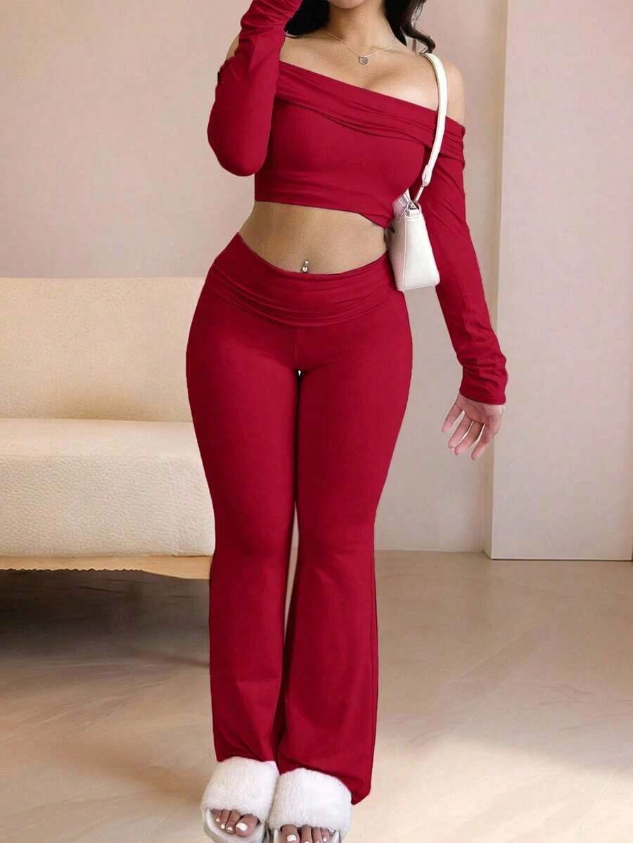 2-Piece Set (Two Items In One Set) - Women's Off-Shoulder Long-Sleeved Halter Top And Fitted Flared Pants, In Solid Color. - 紅色 - 查看 1
