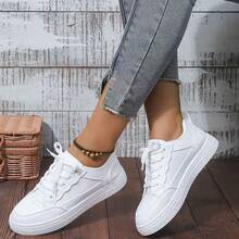 2026 New Style Women's White Shoes, Low-Top Lace-Up Sneakers, Casual Sports Shoes, Simple And Versatile Women's Shoes, Low-Top Flats, Fashionable White Shoes, Daily Wear Women's Shoes, Breathable Sneakers - 白色 - 查看 4