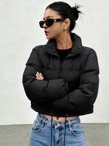 This Women's Winter Coat In Blue And Black Cotton With Long Sleeves And A Hood Features A Fitted Cut, Warm And Durable, Minimalist Yet Stylish. Crafted From Smooth Composite Fabric With Pockets, It Offers Both A Fashionable Look And A Touch Of Elegance For Going Out. Perfect For Romantic Date Nights And Valentine's Day Sweets, Commuting, And Professional Business Wear. It's Slimming And Versatile For Vacations And Back To School. A Y2K-Inspired Street Style, It's Perfect For Meetings, Dates, Beach Vacations, Loungewear, And Travel. Unisex Style, Matching Outfits For Couples And Families. Versatile For Travel, Music Festivals, Concerts, Commuting, And Everyday Wear With Attitude. Perfect For Back-To-School Parties, Birthdays, Fitness, The Office, The Start Of The Semester, And Valentine's Day. - 黑色 - 查看 2