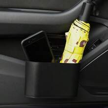 1pc Leak-Proof Mini Car Trash Can With 30pcs Garbage Bags, Convenient And Hygienic. This Car Accessory Can Be Hung On The Car Door For Storage And Organization.