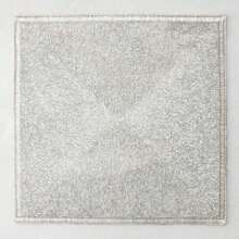 Posavasos con cuentas, mantelería, servilletas y vajilla metálica de Z Gallerie - Blanco - Ver 2