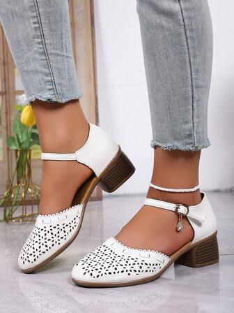 女士复古镂空露趾粗跟凉鞋，舒适百搭，适合日常通勤和购物