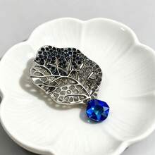 1pc Vintage Elegant Hollow-Out Rhinestone Leaf Brooch, Versatile Accessory For Clothing, Bags, Daily Wear - Multicolor - View 3