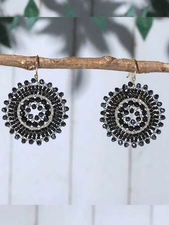 1 par de pendientes artesanales minimalistas y de moda de la marca Simia con cuentas, adecuados para que las mujeres los usen de manera casual, en citas, en la playa o en cualquier ocasión