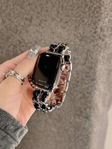 1 pieza Correa de reloj de mujer de metal plateado y cuero negro compatible con IWatch de 38mm, 40mm, 41mm, 42mm, 44mm, 45mm, 46mm, 49mm, pulsera de reloj de lujo y moda, accesorio de reloj inteligente elegante compatible con Apple Watch Series 11 SE3 10 9 8 7 6 5 4 3 2 1 Ultra 3/2/1, correa de reloj elegante compatible con las correas , accesorio de pulsera de reloj, compatible con Apple Watch, correas para smartwatch, adecuado para uso diario, combinación de atuendos, gran regalo para mujeres, amigos, familia - Plateado - Ver 2