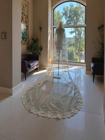 1 Layer 3 Meters Long Soft Tulle Cathedral Wedding Veil With Lace & Floral Decor, Vintage Bridal Accessory With Comb, Suitable For Brides, Valentine's Day, Autumn