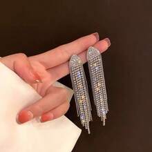 1 Pair Of Exaggerated Zirconia Triangle Tassel Earrings, Light Luxury High-End Long Women's Earrings, Fashionable Bridal Earrings, Suitable For Daily Commuting, Holiday Celebrations, Wedding Banquets And Other Occasions, Suitable For Year-Round Adaptation, Ideal Choice For Holidays - Bạc - Xem 5