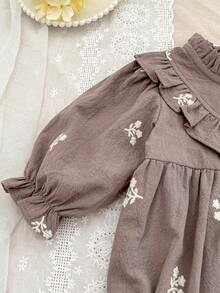 Baby Girl Floral Embroidery Ruffle Collar Petal Sleeve Romper, Spring/Autumn - Grey - View 5