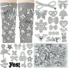 85 Pcs Junk Socks Charms Kit, Black And Red Charms Socks, Brooches And Pins Women, ShoeCharms With Bows, Sneakers Kit With Pearls Rhinestones Chains - Bạc - Xem 2