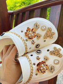 Conjunto de 16 peças de acessórios para sapatos de jardim "faça você mesmo" - Corrente dourada, strass, flor de camélia, presilhas removíveis em formato de borboleta 3D, ideais para sapatos de praia, sapatos vazados, todas as estações, presentes perfeitos para as festas de fim de ano. - Ouro - Ver 6