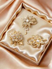 Set de 3 broches vintage de mariposa y flor con perlas falsas y rhinestones, accesorio elegante para trajes, abrigos, regalo para amigos y madres - Dorado - Ver 4