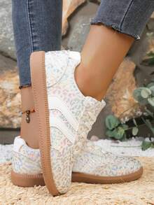 女士休闲运动鞋，春秋新款时尚百搭运动鞋，适合步行、运动、上学，平底套脚鞋