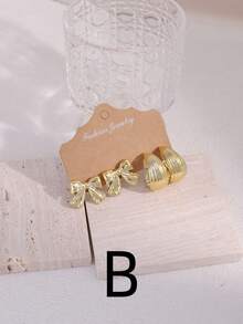 2/7 Paar Europäischer & Amerikanischer neuester Mode Schleife, Herz-förmige Ohrringe Set, goldplattierte Damen Ohrringe, C-förmige Creolen, Geschenk für Familie/Freunde und Sie - Goldgelb - Übersicht 10