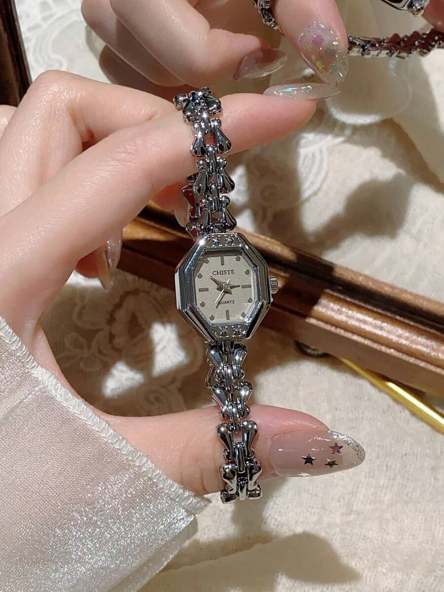 This Elegant And Compact Women's Quartz Watch Is Suitable For Daily Wear, And Also Makes A Great Birthday, Graduation, New Year Or Party Gift. - Silver - View 1