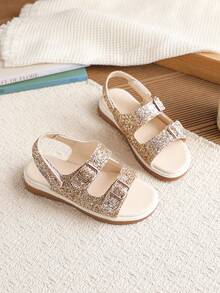 1双女童时尚百搭亮片厚底平底凉鞋