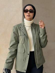DAZY 女士休闲街头时尚简约纯色翻盖口袋拉链常规款夹克女外套 - 軍綠色 - 查看 2