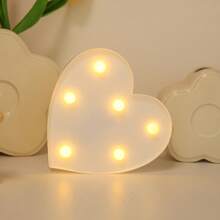 1pc Lovely Heart-Shaped Night Light, Battery Powered Indoor Decorative Cute Night Light, Suitable For Room Decor, Bedroom Decor, Desktop Decor, Valentine's Day Decorative Light, Valentine's Day Gift - Warm Light - View 5