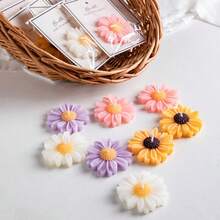 Handmade Chamomile Flower Scented Candle, Suitable For Weddings, Holidays, Birthday Parties As Gifts For Women. Romantic Bedroom Fragrance Decor, Available In Yellow, White, Purple, Pink - Daisy - View 2