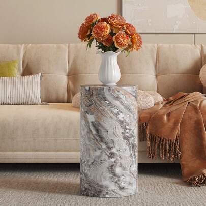 Elegancki okrągły stolik kawowy z płyty MDF imitującej szary marmur – nowoczesny i minimalistyczny element dekoracyjny do salonu. Idealny jako mały stolik kawowy, stolik pomocniczy, konsola lub stolik do herbaty.