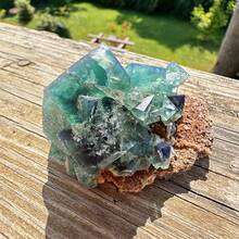 1块深绿色萤石，蓝绿色萤石矿石标记，原石矿石标记装饰标本，绿色晶体簇，家具客厅装饰，荧光效果极强，在阳光下会变色 - 彩色 - 查看 7