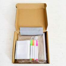 Juego de pizarra de mensaje de acrílico LED colorida con soporte, pizarra de escritura iluminada y reescribible de acrílico, incluye 7 marcadores de colores, adecuada para oficina, escuela y hogar (15x15 cm/30x20 cm) Nota: Actualizado con soporte portátil mejorado, cantidad de marcadores según la imagen del producto