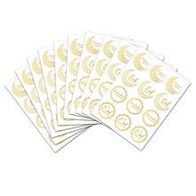 1/2 件（200 厘米）金色丝带，饰有月亮和星星图案，白色底，印有金色月亮和星星图案，并印有“Eid Mubarak”字样，适合用于开斋节礼物包装装饰、节日场景布置、庆祝活动装饰以及其他与开斋节相关的装饰场合，斋月派对礼物丝带。 - 彩色 - 查看 9