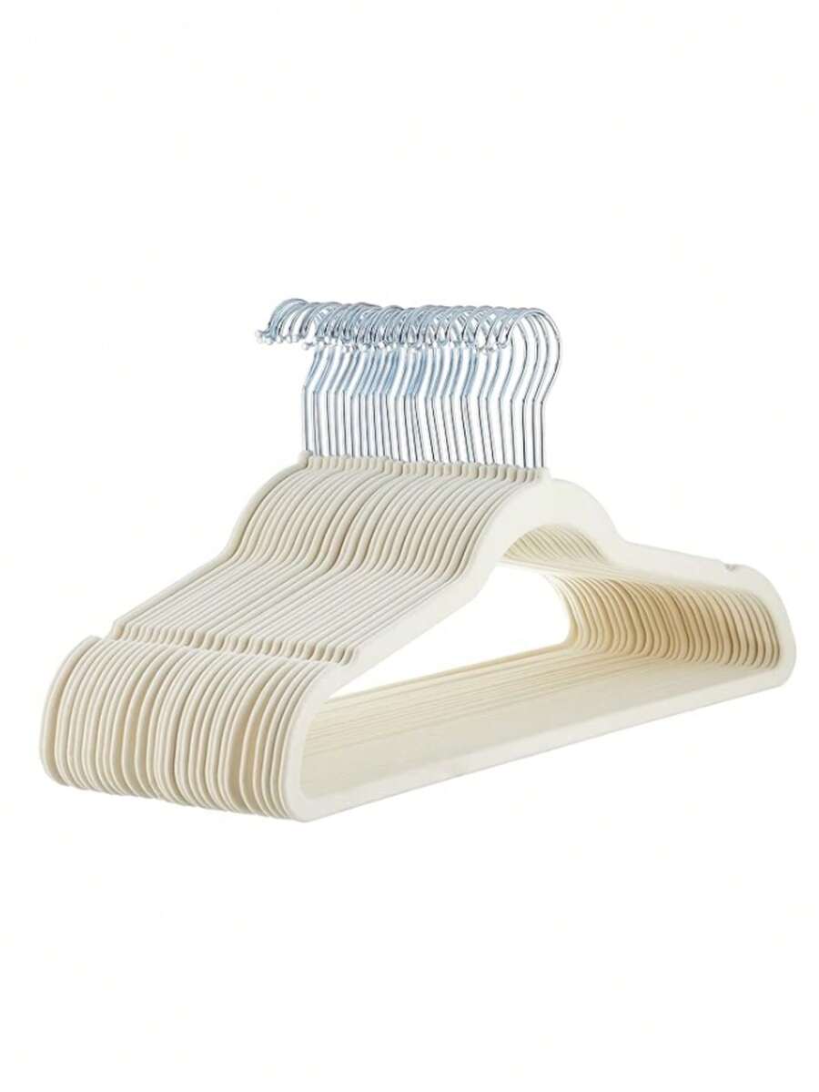 Am az on Basics - Ganchos delgados de terciopelo, antideslizantes, color Beige/Plateado, Paquete de 30 - Blanco - Ver 1